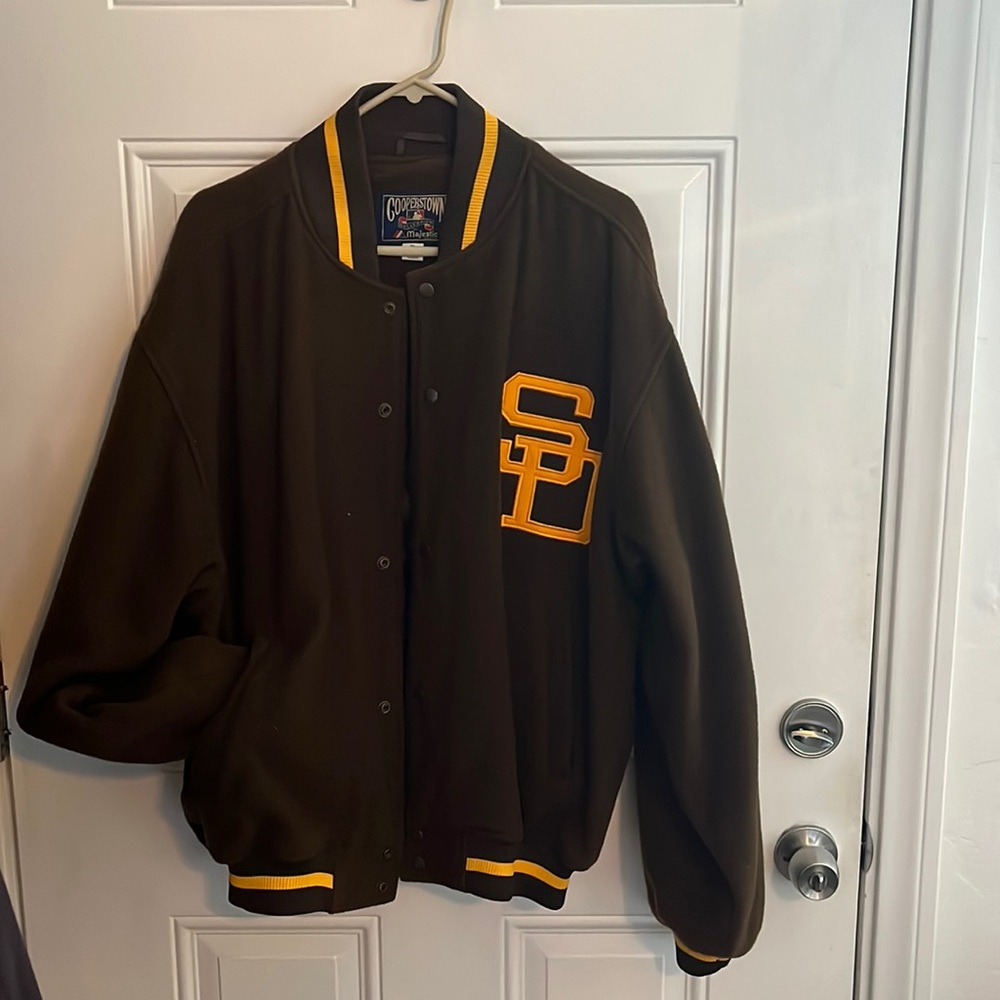 San Diego Padres team  jacket size extra large! Excellent condition!